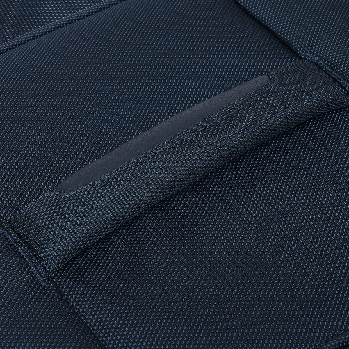Voyatique Strata Large